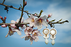 Náušnice - Mandľový kvet - soutache earring - Ručne šité šujtášové náušnice - 11684976_