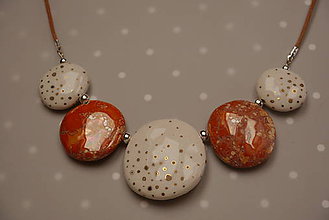 Náhrdelníky - Keramický náhrdelník Okruhliaky (Oranžové okruhliaky) - 11697914_