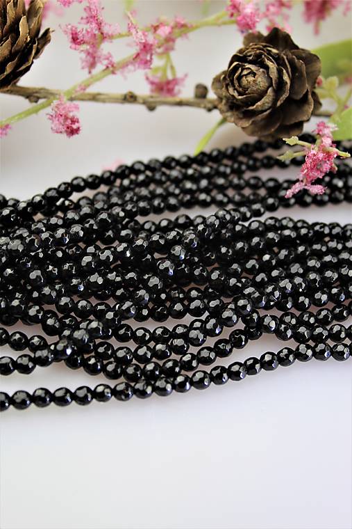 Minerály - turmalín korálky 4mm - brúsené - 11699261_