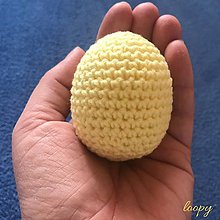 Dekorácie - Háčkované veľkonočné vajíčko jednofarebné / výška 7 cm (Žltá) - 11717577_