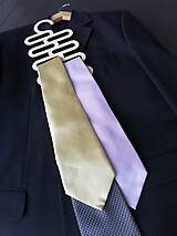 Pánske doplnky - Drevený vešiak na kravaty - 11732222_