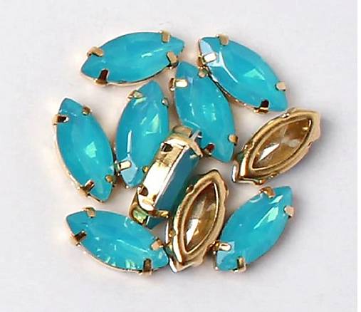 Komponenty - Kabošon našívací naveta HORSE EYE v kovovom lôžku 5 x 10 mm, 1ks (sky blue opal) - 11734447_