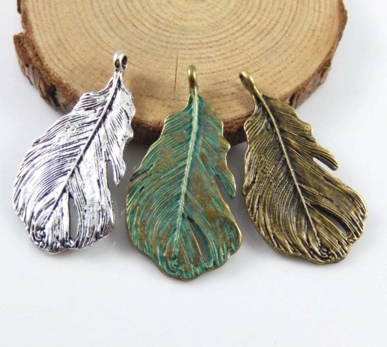 PR106 Prívesok list veľký 4,8 x 2,4 cm 