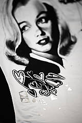 Topy, tričká, tielka - Ručne maľované tričko madame Monroe - 11766684_