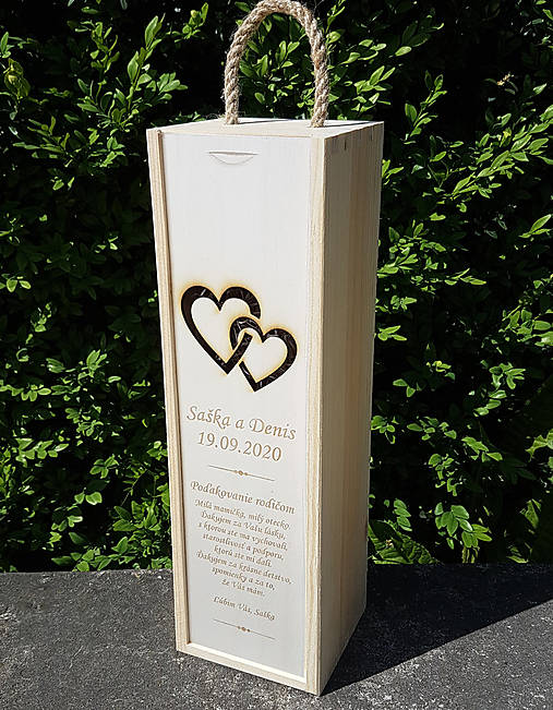 Drevený obal na vínko s poďakovaním pre rodičov