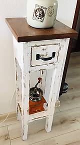 Nábytok - Vintage stolík so šuflíkom - 11779066_