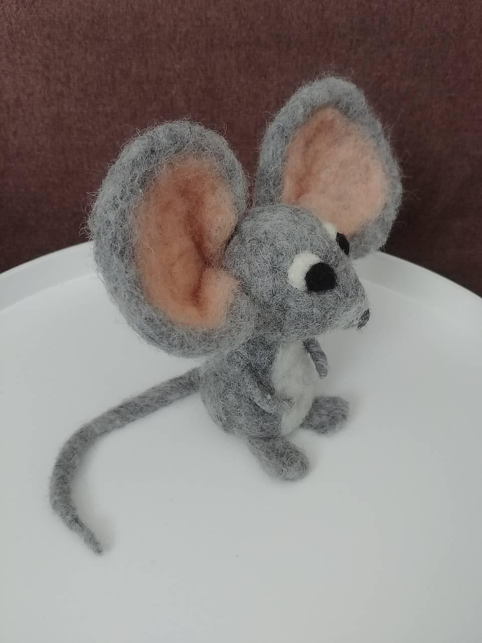 Plstená myška s veľkými ušami
