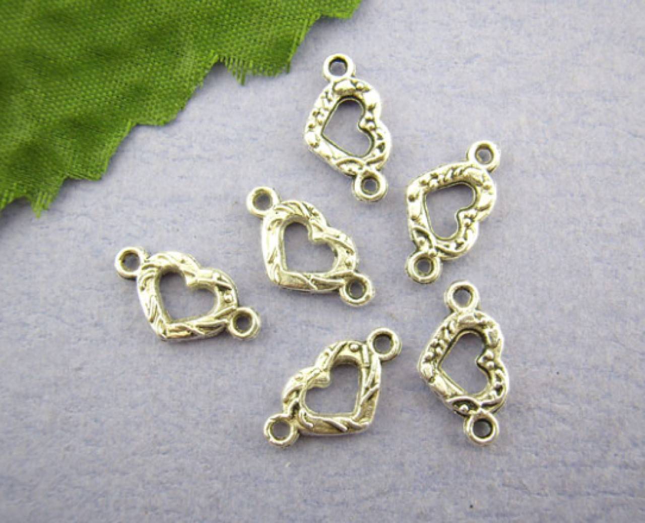 CO103 Konektor srdiečko 1,6 x 0,9 cm 