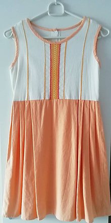Šaty - Ručne vyšívané detské šaty (146) - 11805670_