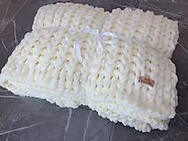 Úžitkový textil - Pletená deka “krémový vrkoč” (60 x 70 cm) - 11812201_