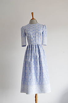 Šaty - Vyšívané šaty s riasenou sukňou - 11811994_