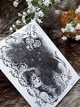 Kresby - Víla medzi rozkvitnutými ružami Art Print - 11847873_