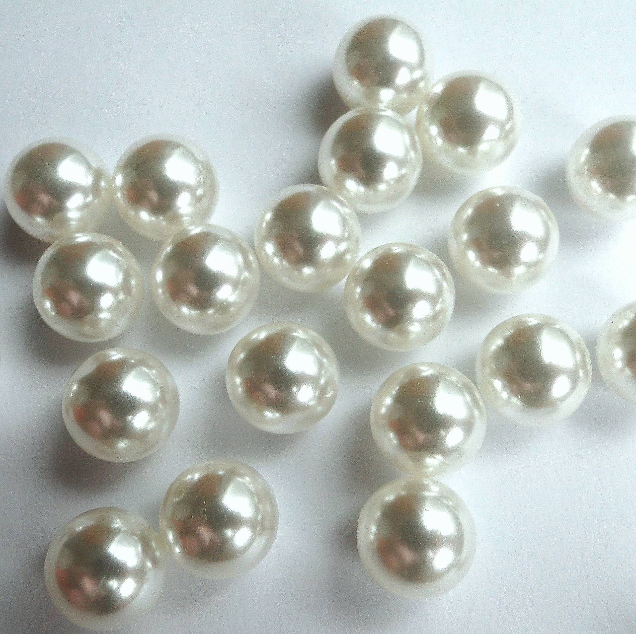 Bezdierkové vosk.perly 10mm-1ks (biela mliečna)