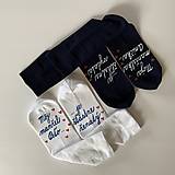 Ponožky, pančuchy, obuv - Maľované ponožky s nápisom: "Môj manžel (Moja manželka) je šťastne ženatý (vydatá)" (+ doplnené mená) - 11898473_