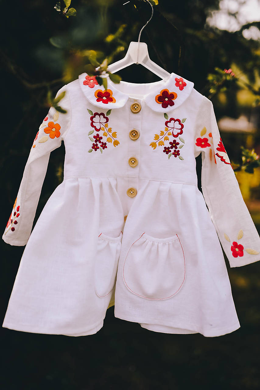 Vyšívaný ľanový kabátik II.