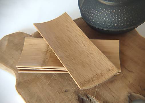 Bambusová nasýpačka na čaj