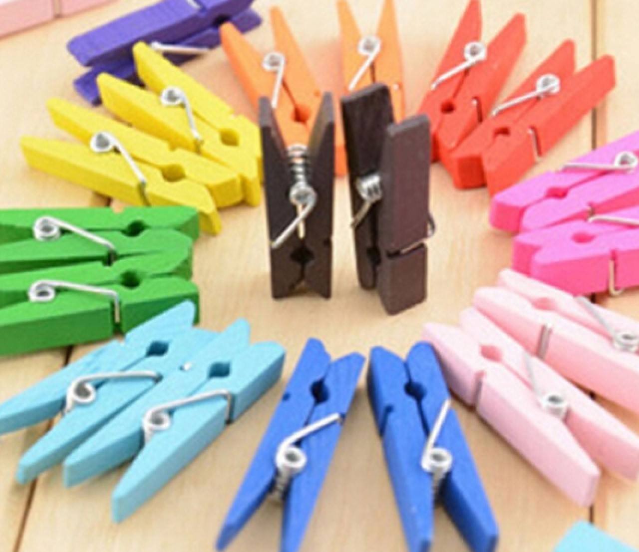 ST103 Štipce farebné 2,5 x 0,9 cm