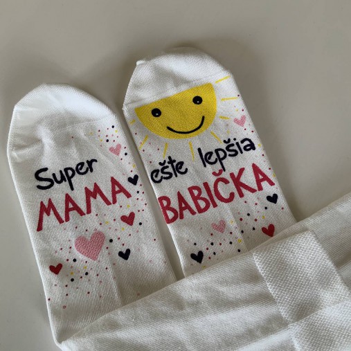 Maľované ponožky s nápisom : "Super MAMA/MAMKA/ ešte lepšia BABIČKA" (1)