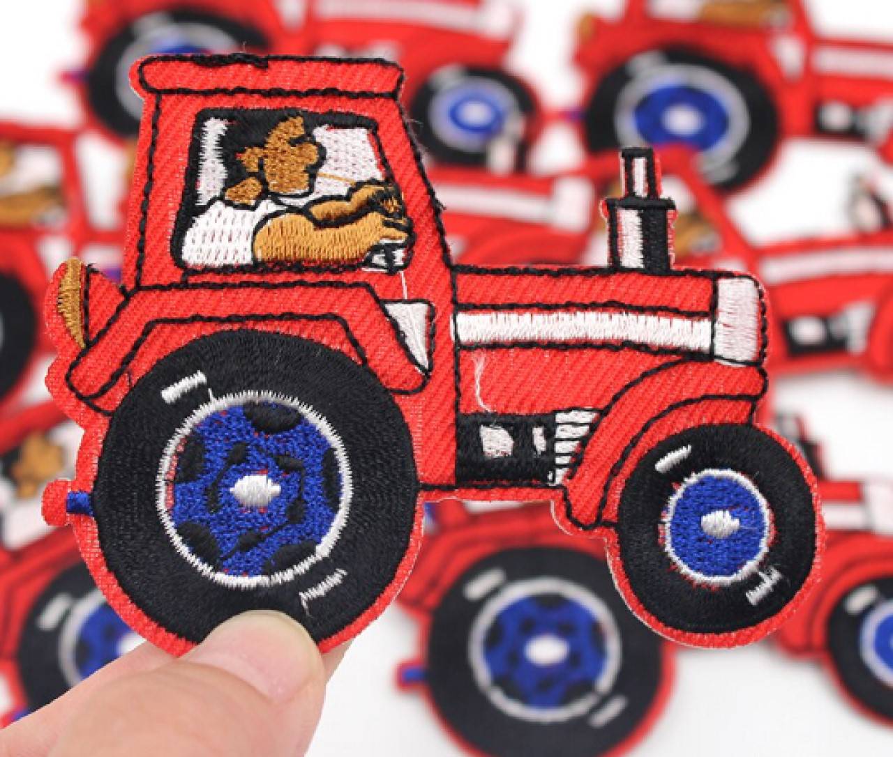 NZ104 Nažehľovačka textilná traktor 8,5 x 6,5 cm