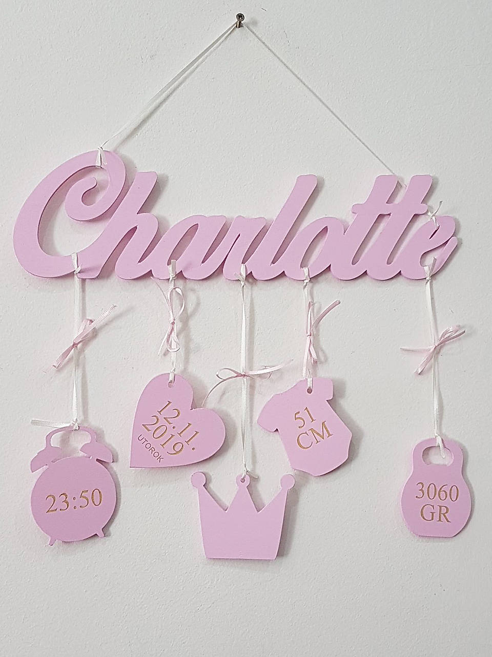 Drevené meno s údajmi o narodení + korunka Pink
