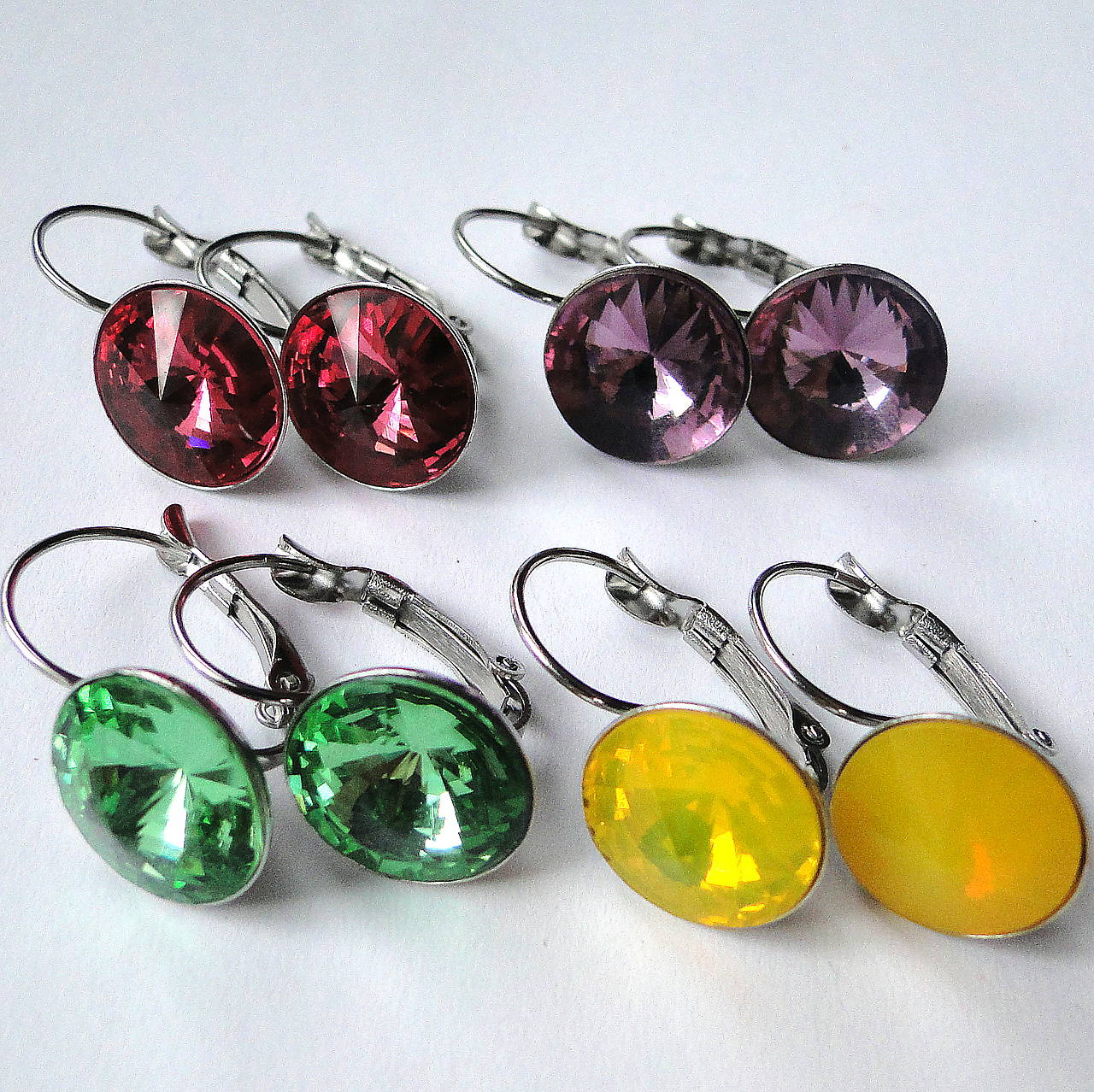 Nerezové náušnice so štrasom