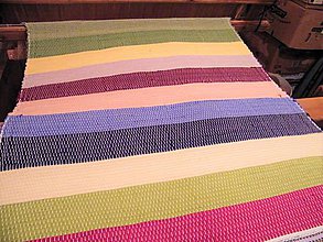Úžitkový textil - Tkaný pestrofarebný koberec bez bielej - 11940864_