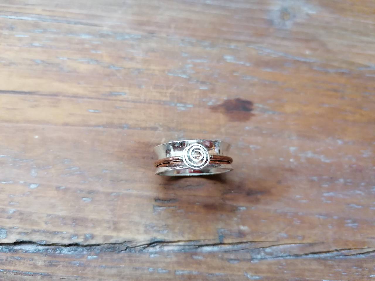 Prsteň so špirálou