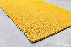 Úžitkový textil - Ručne tkaný koberec MUSTARD, horčicový, husto tkaný - 11958655_