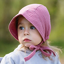 Detské čiapky - Mušelínový čepiec aubergine - 11976766_