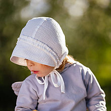 Detské čiapky - Mušelínový čepiec s volánmi ecru - 11976822_