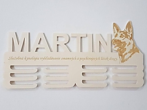 Dekorácie - Drevený držiak na medaily s laserovaným textom 45cm psík Nemecký ovčiak - 11981617_