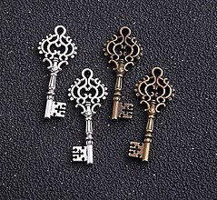 Komponenty - Prívesok kľúč 12 x 32 mm, 1 ks (bronz) - 11983566_