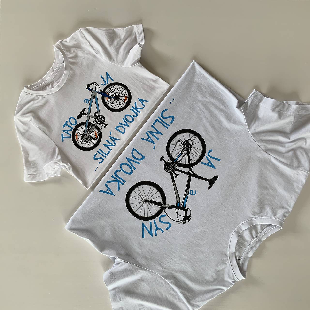 Otcosynovské maľované tričká s motívom bicykla (v modrom)