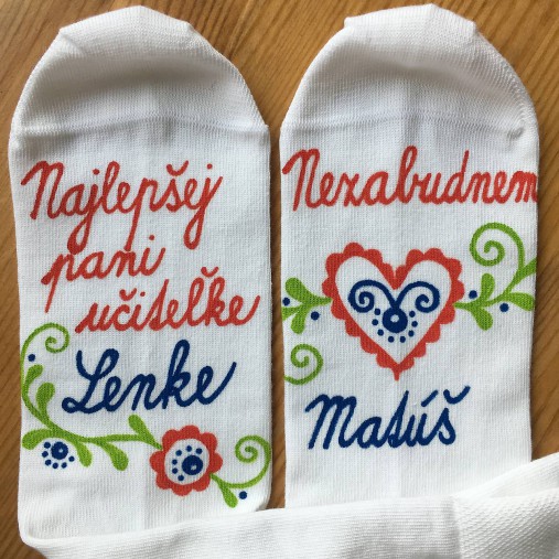 Maľované ponožky pre naj PANI UČITEĽKU (Folk + meno/ Nezabudnem...meno)