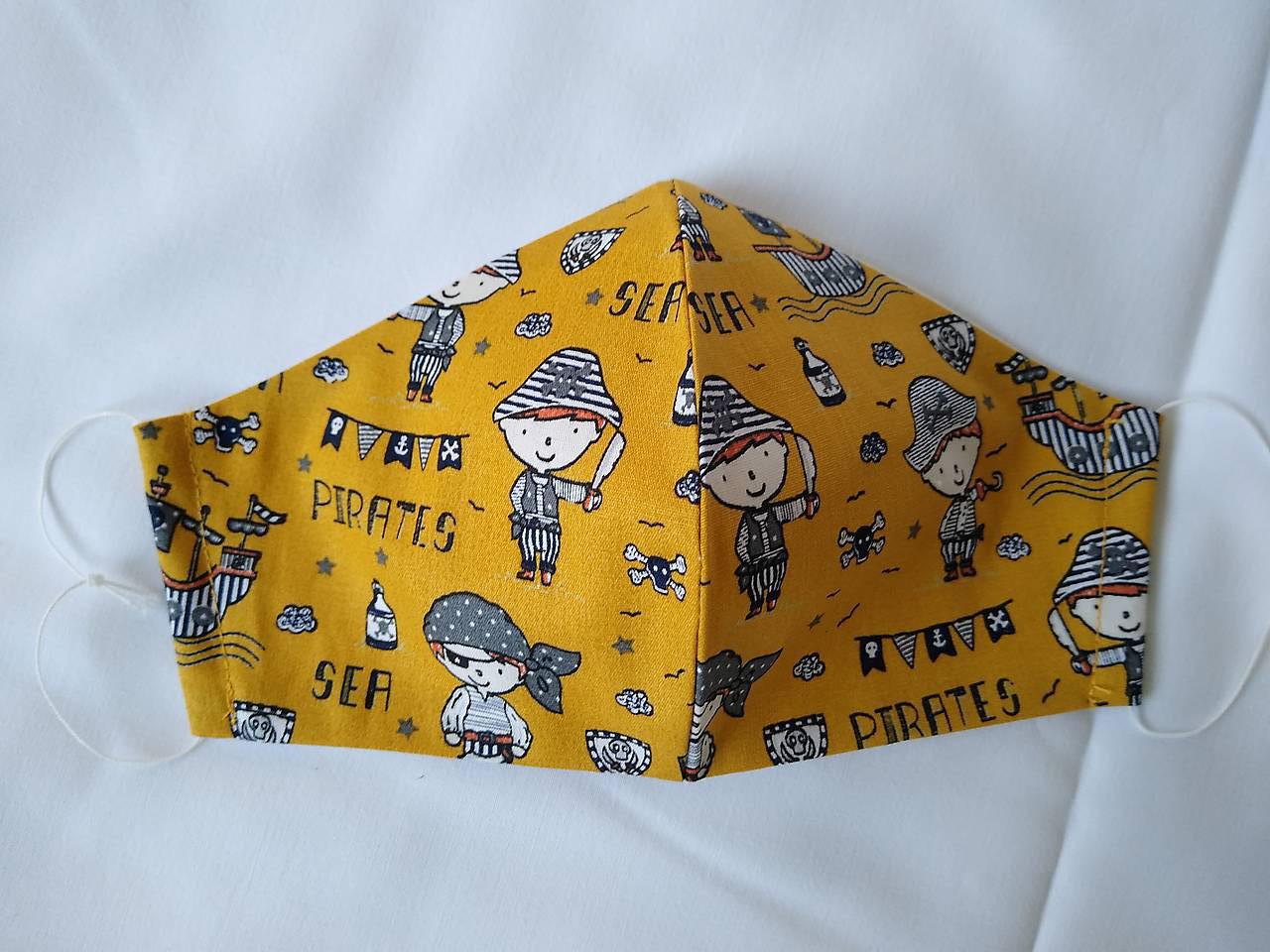 AKCIA dizajnové rúško piráti tvarované dvojvrstvové