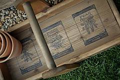 Nábytok - Prenosná drevená debnička do záhrady - 11992597_