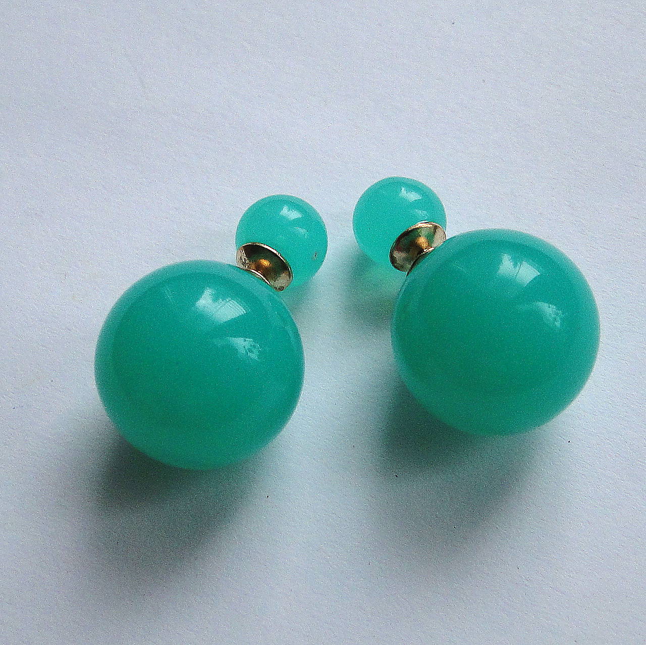 Dvojité perlové náušnice 16mm (zelená mint)