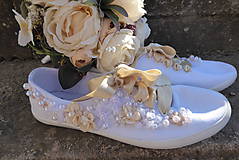 Ponožky, pančuchy, obuv - slávnostné tenisky- kvety a perly - 12019370_