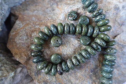 Minerály - Krveľ 12x4 - 12032509_