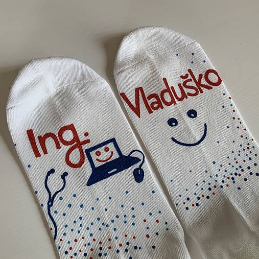 Maľované ponožky s titulom a menom (pre ITčkara)