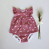Detské oblečenie - Ružové šatôčky s labuťkami - 12035297_