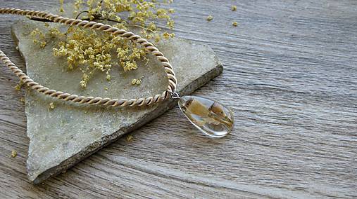 Náhrdelníky - Živicová slza - chirurgická oceľ (AKCIA s makovičkami, č. 3194) - 12035400_