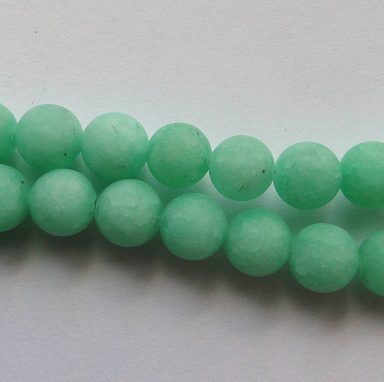 Jadeit matný 8mm-1ks (zelená pastel)