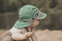 Detské čiapky - Šiltovka s plachtičkou proti slnku zelená futbal - 12040632_