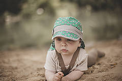 Detské čiapky - Šiltovka s plachtičkou proti slnku zelená futbal - 12040635_