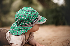 Detské čiapky - Šiltovka s plachtičkou proti slnku zelená futbal - 12040638_