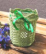 Svietidlá - Romantický krajkový svietnik, zelený - 12037884_