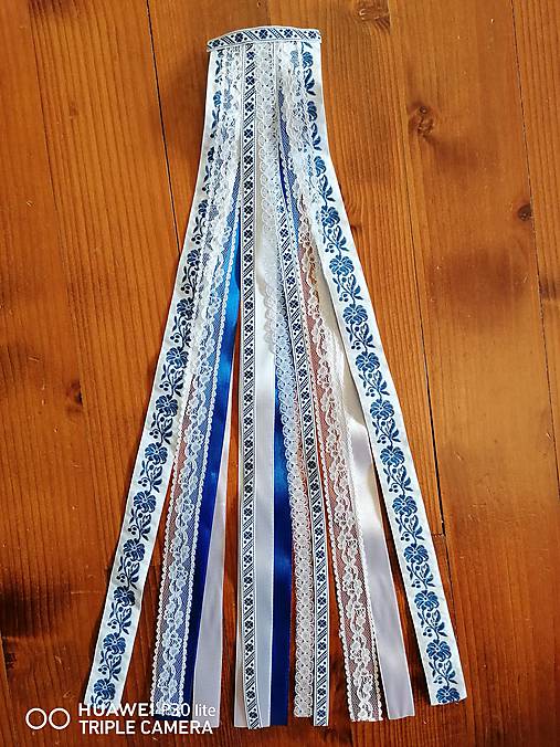 Ozdoby do vlasov - Folklorny hrebienok tm. Modro biely s čipkou 50cm - 12042866_