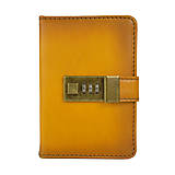Papiernictvo - Malý kožený zápisník na heslový zámok, ručne tieňovaný, žltá farba - 12046868_
