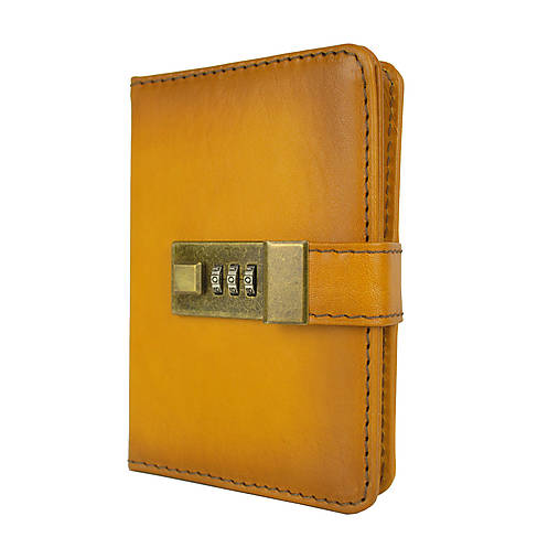Malý kožený zápisník na heslový zámok, ručne tieňovaný, žltá farba